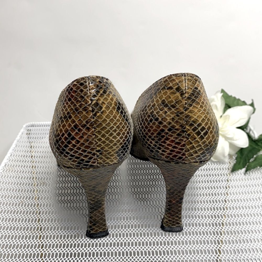 Stuart Weitzman Square Pointed Toe Snakeskin Heel… - image 4